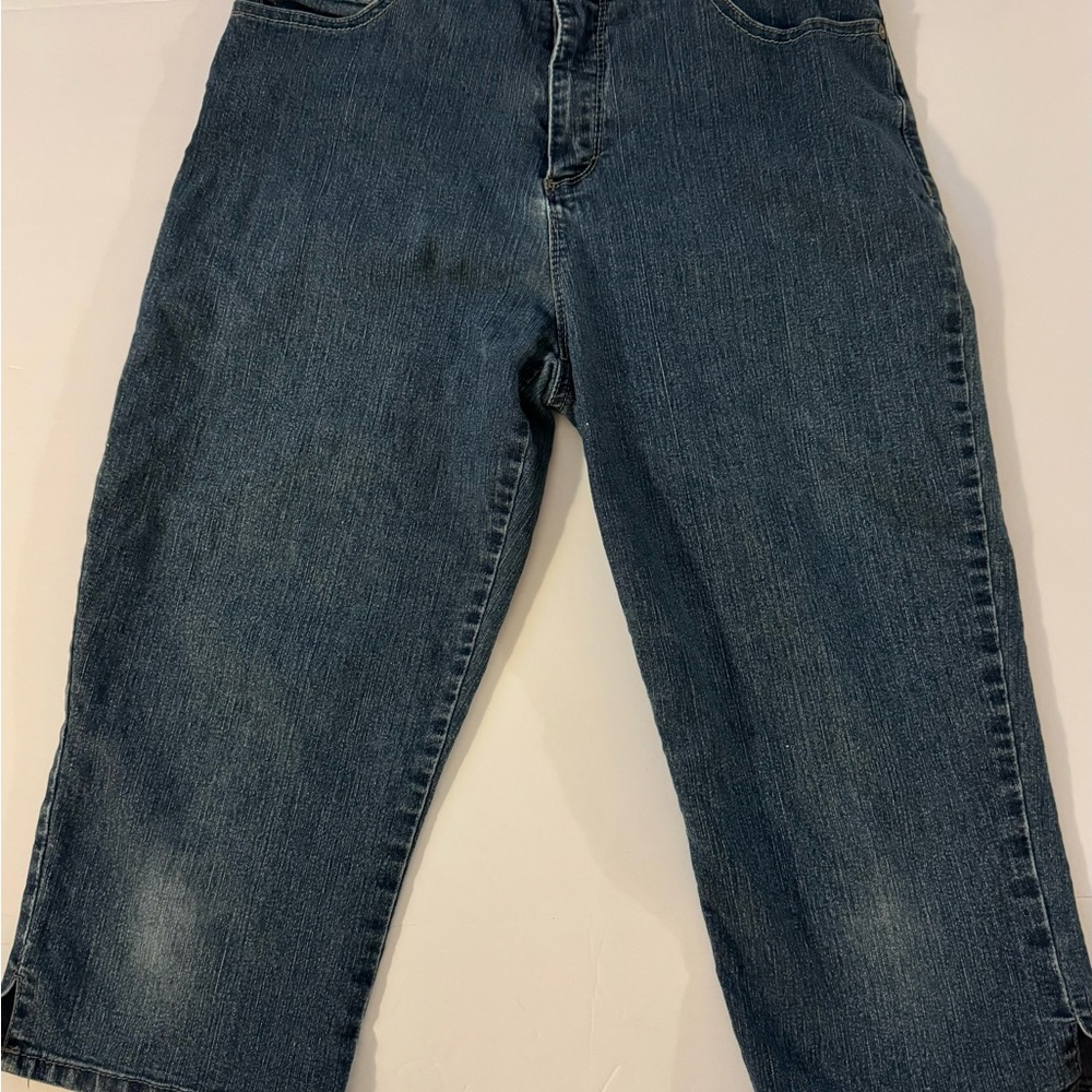 Architect Women's 8 Petite Denim Capris Medium Wash Denim Jeans